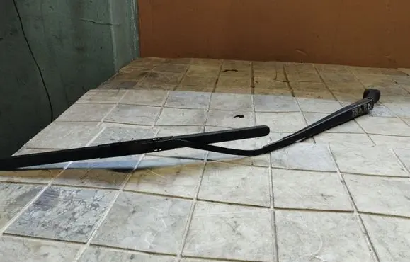 Hyundai Atos Prime Front wiper blade arm