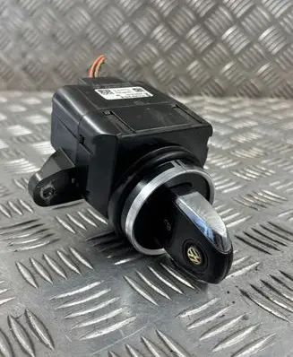 Volkswagen Touareg II Ignition lock 7P6905843B