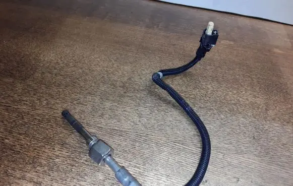 Mercedes-Benz E W212 Exhaust gas temperature sensor A0009058904