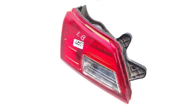 Subaru Outback Tailgate rear/tail lights 132-20072