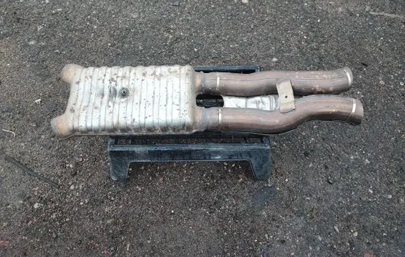 Chevrolet Camaro Double Muffler 