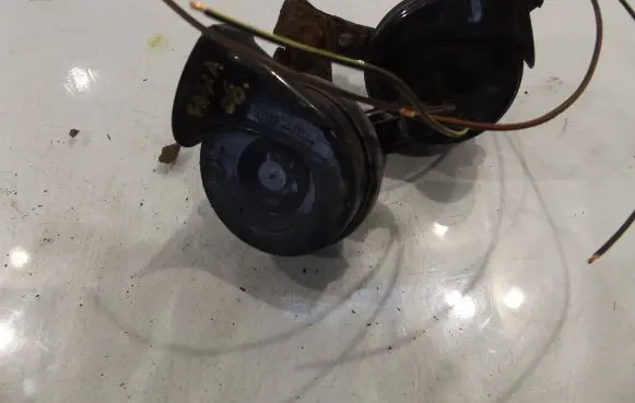 Skoda Fabia Mk2 (5J) Horn signal