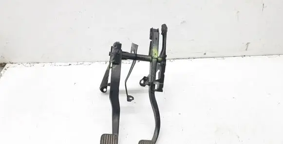 Volvo S60 Pedal assembly 3524406