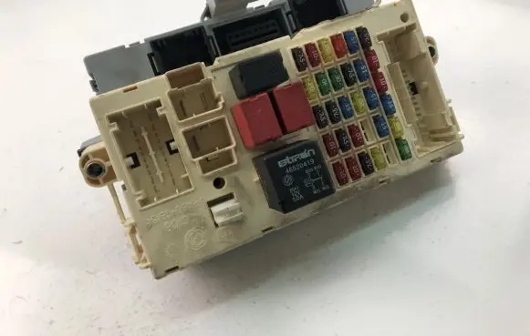 Fiat Punto (188) Fuse box set 46812235