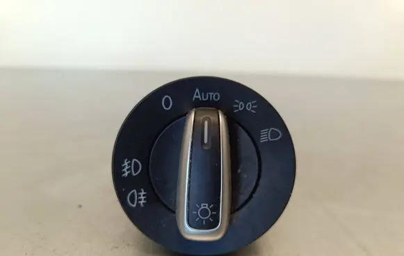 Volkswagen Tiguan Light switch 3C8941431N 1852