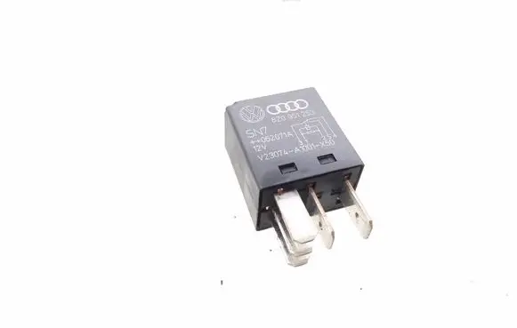 Audi A4 S4 B7 8E 8H Other relay 8Z0951253