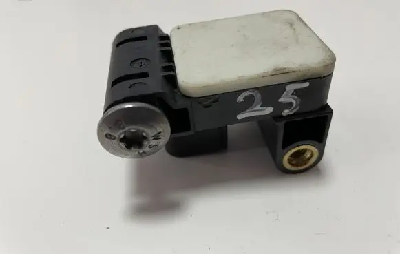 BMW 1 E81 E87 Acceleration sensor 6911003