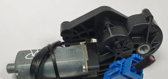 Ford Mondeo MK IV Seat adjustment motor 0390203206