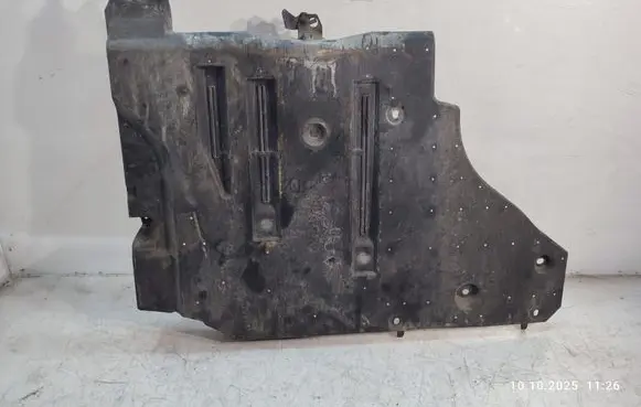 Rear underbody cover/under tray
