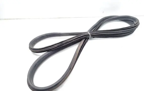 Volkswagen Amarok Front door rubber seal 2H0837911B