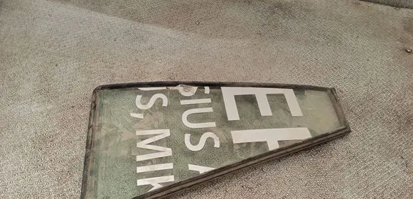 Suzuki Grand Vitara I Rear vent window glass 