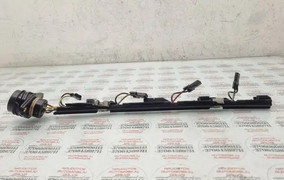 Volkswagen Golf Plus Fuel injector wires 038971803