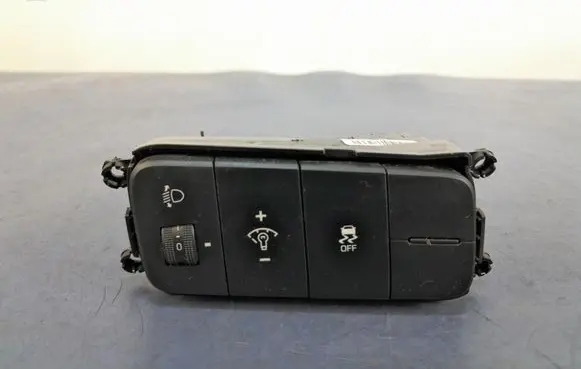 Hyundai i10 Light switch 299131522
