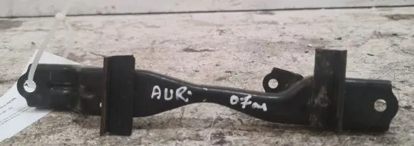 Toyota Auris 150 Other engine bay part