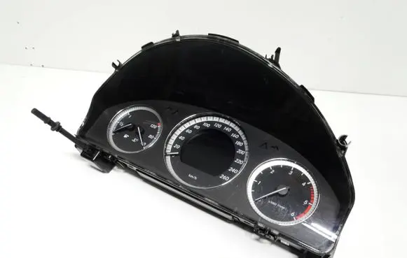 Mercedes-Benz C W204 Speedometer (instrument cluster) A2049004300 A2045407411