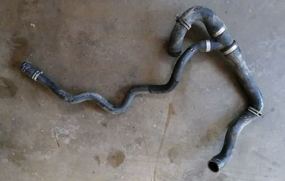 Ford C-MAX I Engine coolant pipe/hose