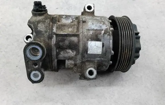 Opel Corsa D Air conditioning (A/C) compressor (pump) 55703721