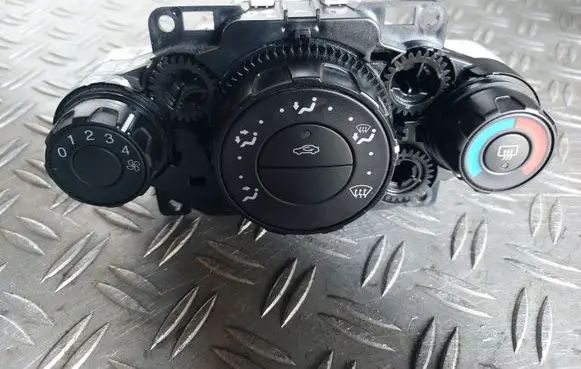 Ford Fiesta Climate control unit 8A6118549AE