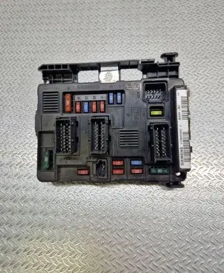 Peugeot Partner Comfort/convenience module U118470002J BSMB2