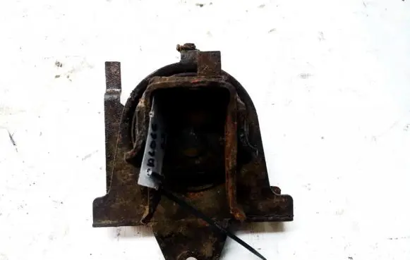 Dodge Grand Caravan Engine mount bracket 