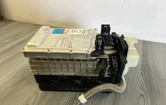 Mercedes-Benz E W214 Hybrid / electric car battery A0009827824 A2065406917
