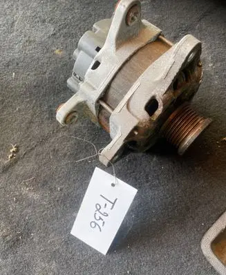 Renault Captur Generator/alternator TG12S272 231006677R