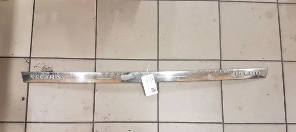 Opel Vectra C Tailgate trim 09177067