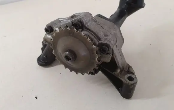 Volkswagen Caddy Oil pump 038115121A