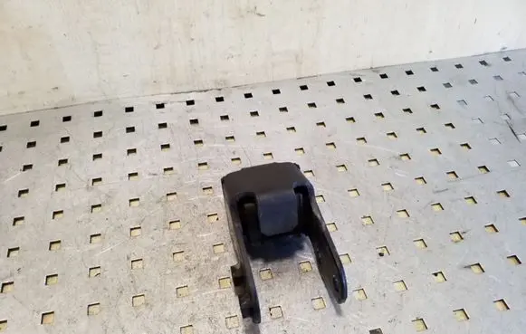 Mitsubishi Outlander Engine mount bracket