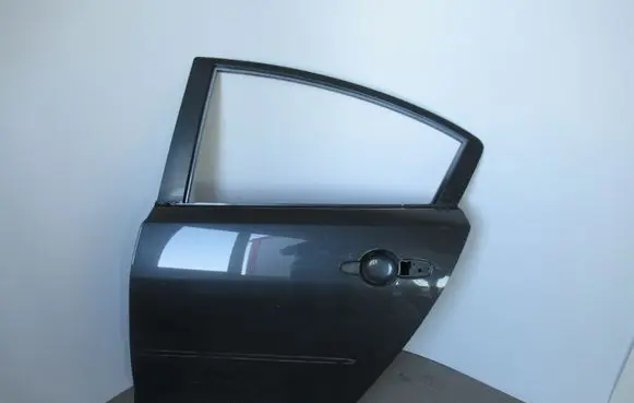 Mazda 3 I Rear door