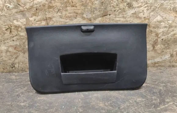 Dacia Sandero Tailgate trim 8200732412