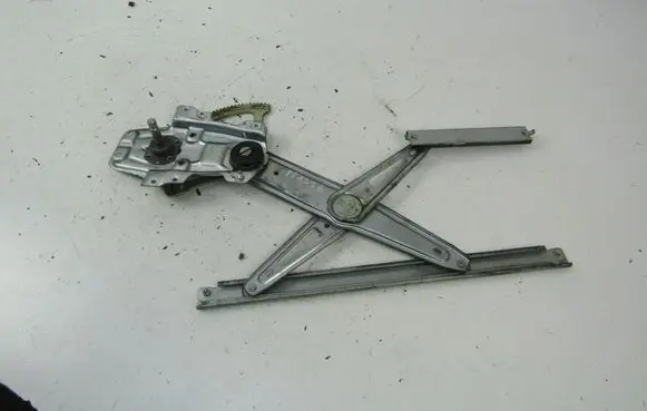 Toyota Yaris Verso Front door manual window regulator 