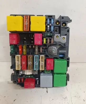 Peugeot 2008 I Fuse module 9804848480