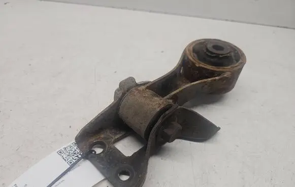 Peugeot 107 Engine mount bracket ASF00067
