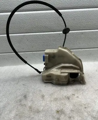 Volkswagen Golf IV Coupe door lock (next to the handle) 1K3837086B