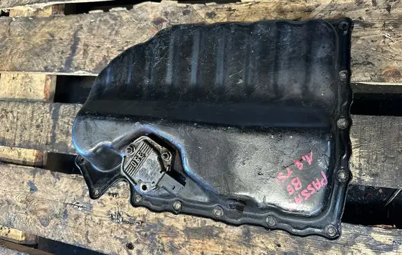 Volkswagen PASSAT B6 Oil sump 23321