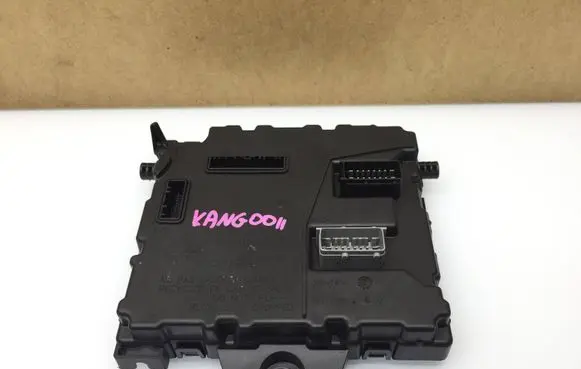 Renault Kangoo II Central body control module 284B12015R 21632021 NS00247820