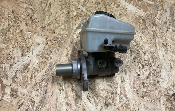 Opel Astra H Master brake cylinder 