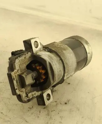 Mazda 6 Starter motor M000T90981 L813