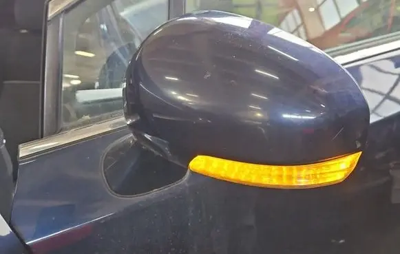 Toyota Avensis T270 Front door electric wing mirror IMPRK1579134