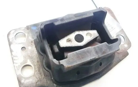 Ford Mondeo MK IV Engine mount bracket 6G917M121AC