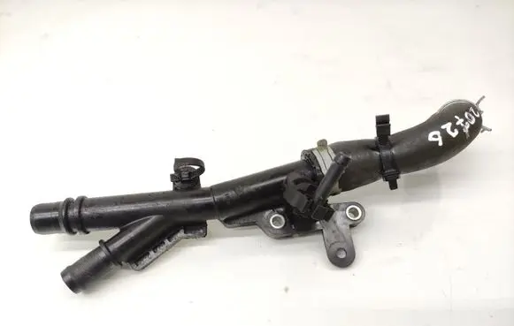 Nissan X-Trail T32 Engine coolant pipe/hose 1321016