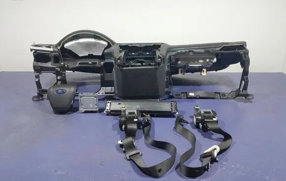 Ford Mondeo MK I Dashboard 