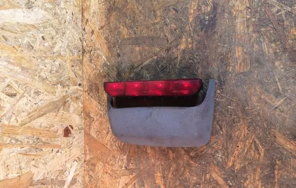 Audi A4 S4 B5 8D Third/center stoplight 8D5945097A