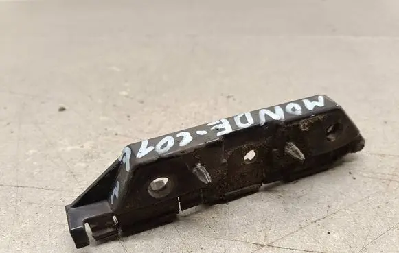 Ford Mondeo MK V Front bumper mounting bracket