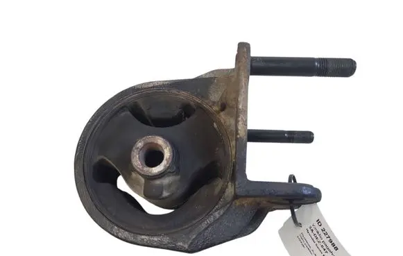 Hyundai Santa Fe Engine mount bracket 