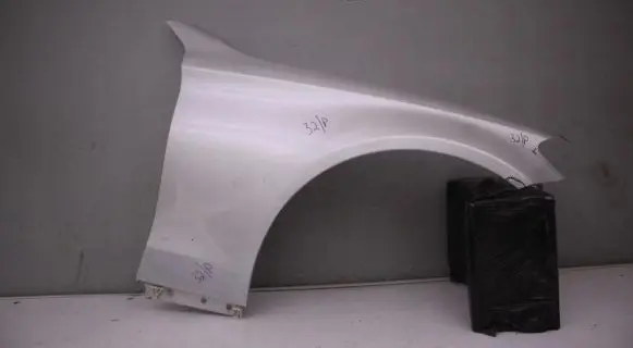 Mercedes-Benz C W205 Fender mounting bracket DGHRDVHHGFCVH