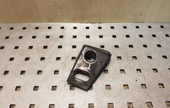 Radiator mount bracket
