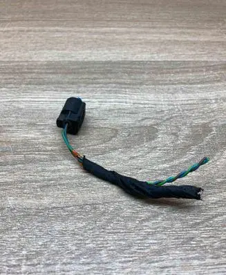 BMW 1 E81 E87 Plug wire 17185551