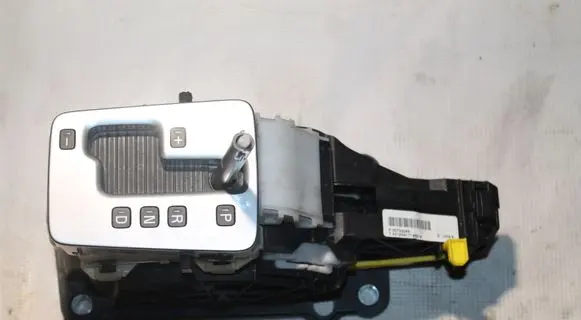 Volvo XC60 Gear shifter/selector 30733069